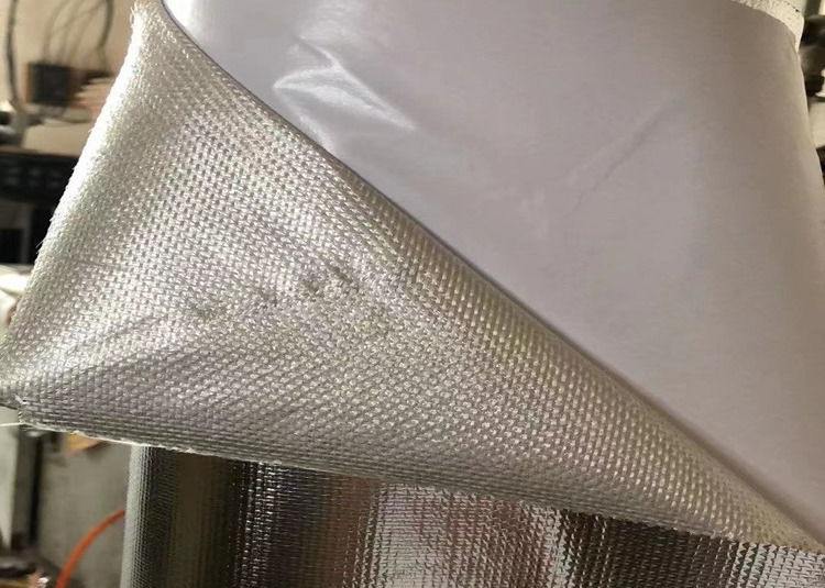 Heat Resistant Fiberglass Core Radiant Barrier Foil Insulation Thermal Performance Reflective Foil Insulation For Attic